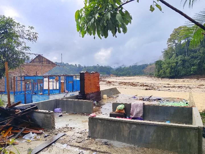 Thousands of people lost their homes to the Sumatra floods.